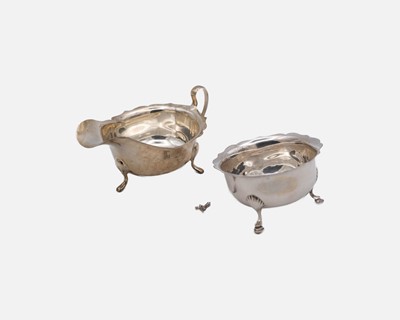 Lot 189 - A George VI silver sauceboat by Viner's Ltd.
