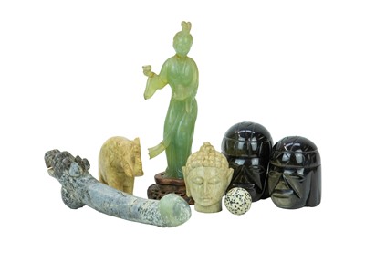 Lot 442 - A collection hardstone carvings.