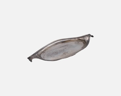 Lot 120 - A George III silver snuffer tray by Robert Hennell I & David Hennell II.