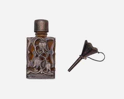 Lot 121 - A modern silver mounted scent bottle with funnel by Ari D Norman.