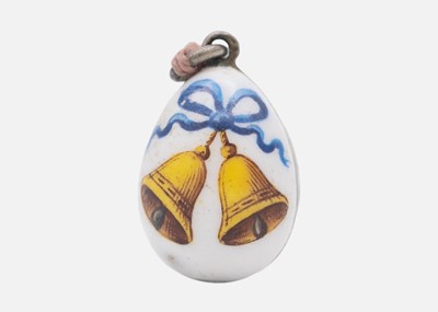 Lot 9 - An Imperial Russian silver and enamel small egg pendant.