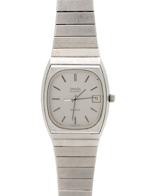 Lot 648 - OMEGA - A De Ville quartz gentleman's stainless steel bracelet wristwatch.