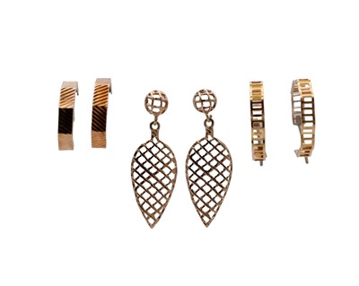 Lot 78 - Three pairs of 9k earrings.