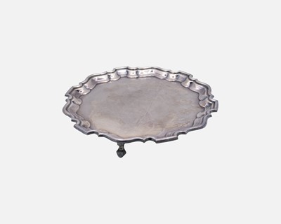 Lot 159 - A silver salver by Viner's Ltd.