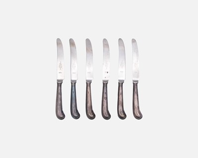 Lot 193 - A set of six silver handled dessert knives by Viner's Ltd.