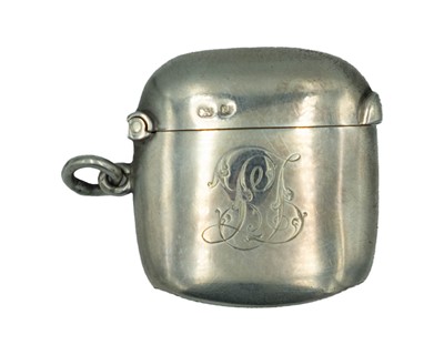 Lot 571 - A George V silver fob vesta case by William Neale & Son.