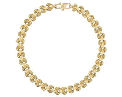 Lot 5 - A 22k bracelet with embossed links and S hook fittings.