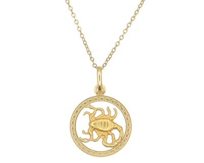 Lot 4 - An 18k Scorpio zodiac pendant on an 18k trace-link 20.75" neck chain.