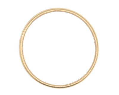 Lot 11 - A 22k hallmarked gold D-section band ring.