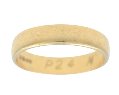 Lot 11 - A 22k hallmarked gold D-section band ring.