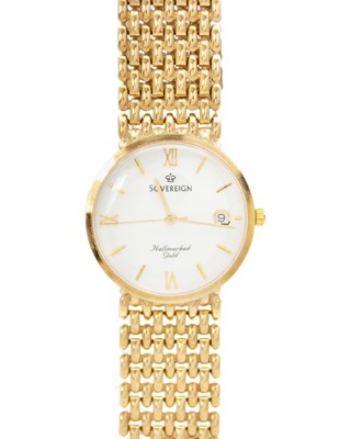 Lot 675 - SOVEREIGN - A 'Hallmarked Gold' 9ct gentleman's quartz bracelet wristwatch.