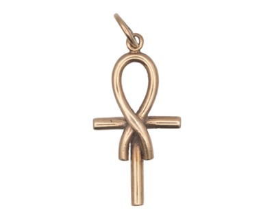 Lot 79 - A 9k hallmarked gold Egyptian ankh pendant.