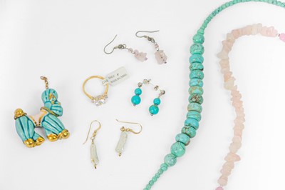 Lot 203 - A selection of costume jewellery.