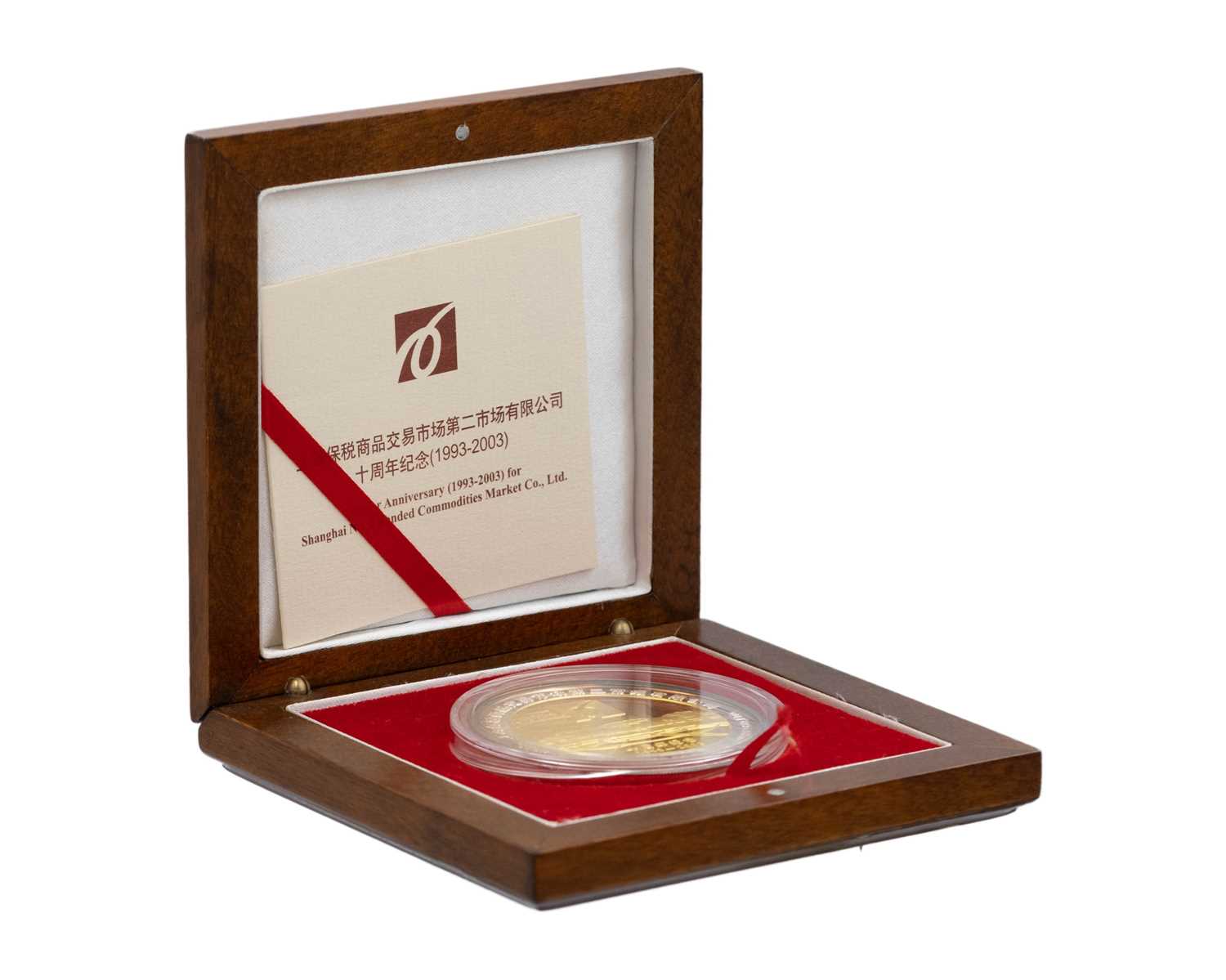 Lot 3 - A Chinese Shanghai Mint .999 fine silver and gold-plated 100g medallion.