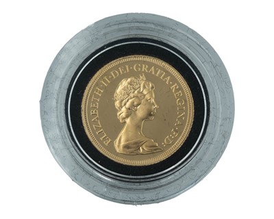 Lot 5 - GB - A Queen Elizabeth II 1979 proof sovereign gold coin.