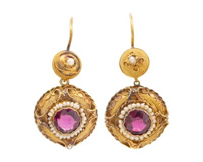 Lot 39 - A pair of Victorian Etruscan Revival gold pendant earrings, set with Almandine garnets & seed pearls.