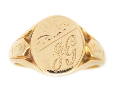 Lot 52 - A 9k heavy hallmarked gold gentleman's signet ring.