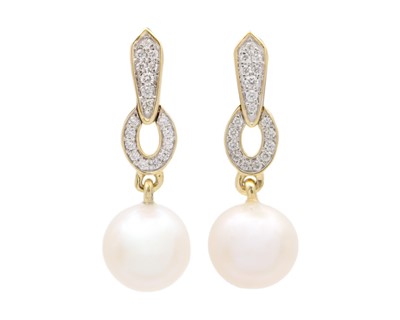 Lot 154 - A pair of 9k yellow-gold Art Deco-style gold droplet earrings.