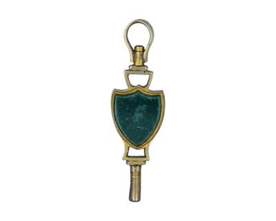 Lot 598 - A 19th-century gold and shield bloodstone set watch winder key.