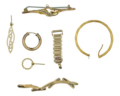 Lot 204 - A selection of scrap 9k gold.
