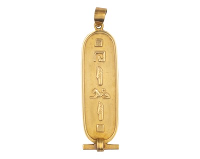 Lot 266 - An Egyptian 18k gold pendant.