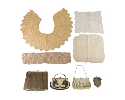 Lot 627 - Vintage fashion.