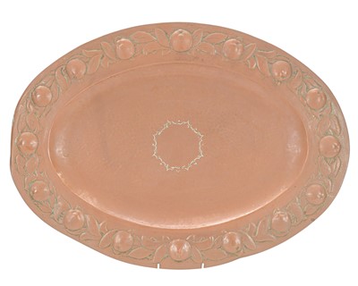 Lot 366 - A Newlyn oval copper platter or tray.