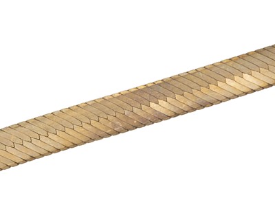Lot 14 - A 9k flat herringbone 16" neck chain.
