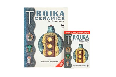 Lot 563 - Troika Ceramics of Cornwall