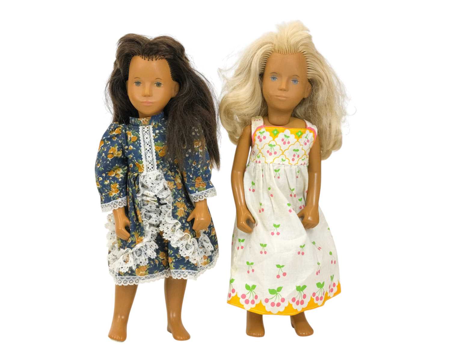 Lot 9 - Two vintage Sasha dolls.