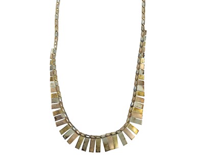 Lot 49 - An Italian 9k tri-colour gold fringe necklace.