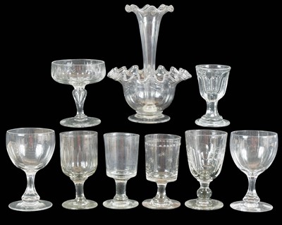 Lot 651 - A box of glassware.