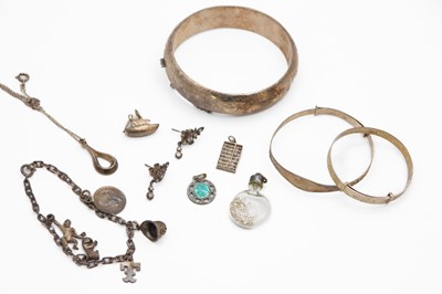 Lot 210 - A selection of silver and white metal 925 jewellery.