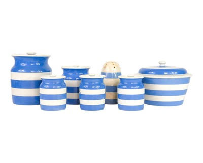 Lot 18 - Seven pieces of 1940s/1950s T.G.Green Cornishware.