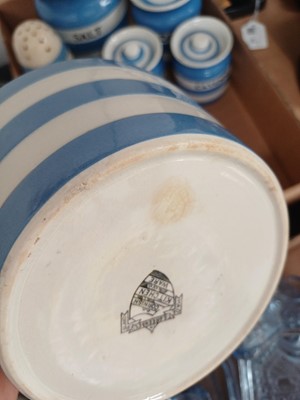 Lot 18 - Seven pieces of 1940s/1950s T.G.Green Cornishware.