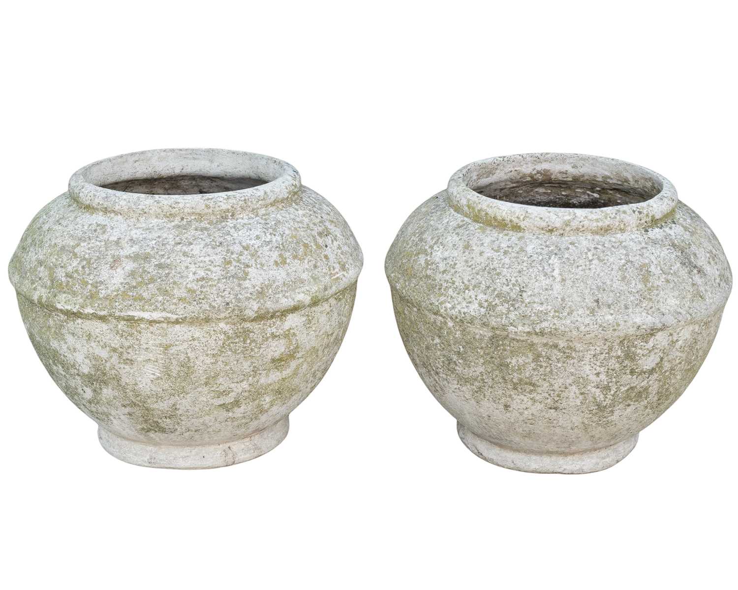 Lot 29 - A pair of cement garden planters.