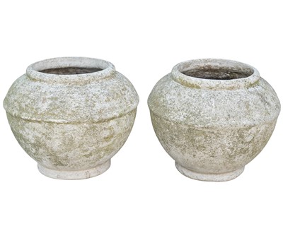 Lot 29 - A pair of cement garden planters.