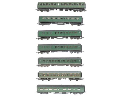 Lot 331 - Southern Region’OO’ gauge coaches x7.