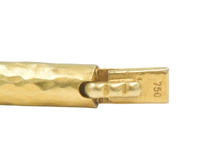 Lot 15 - A modern high-purity gold choker, set with lapis lazuli and diamonds.