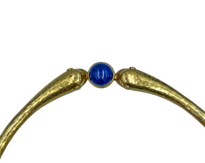 Lot 15 - A modern high-purity gold choker, set with lapis lazuli and diamonds.