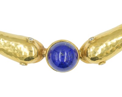 Lot 15 - A modern high-purity gold choker, set with lapis lazuli and diamonds.