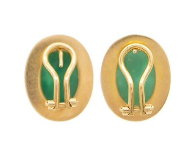 Lot An 18k Italian chrysoprase cameo oval brooch and pair of earrings suite.