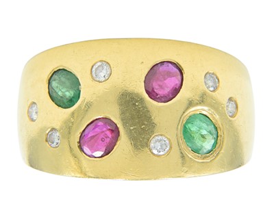 Lot 66 - A modern high-purity gold etoile set diamond, emerald and ruby set band ring and earring suite.