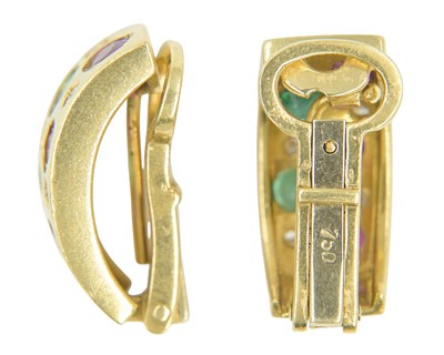 Lot 66 - A modern high-purity gold etoile set diamond, emerald and ruby set band ring and earring suite.