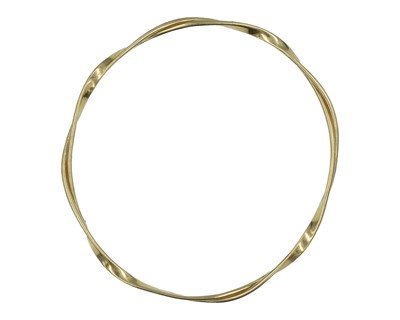 Lot 59 - A modern 9k hallmarked gold twist design bangle.