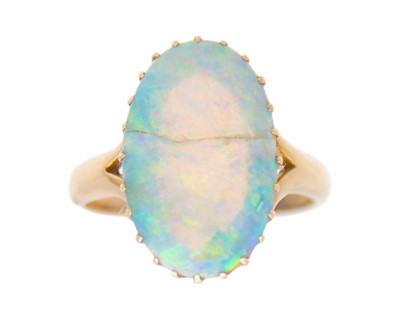 Lot 146 - An antique gold precious white opal set ring.
