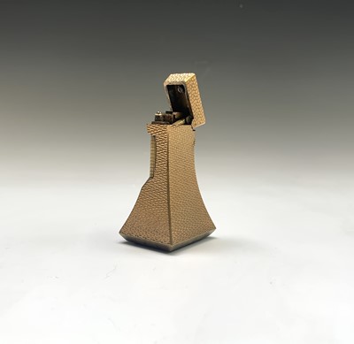 Lot 2459 - A Dunhill, London Wheatsheaf table lighter