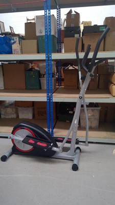 Lot 11 - An Eliptical Trainer. All the functions appear...
