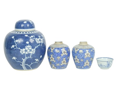 Lot 541 - A Chinese tea bowl.