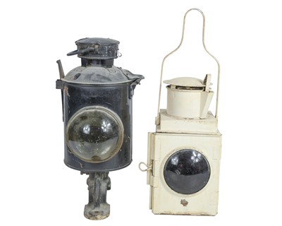 Lot 366 - A BR Crossing Gate Lamp.